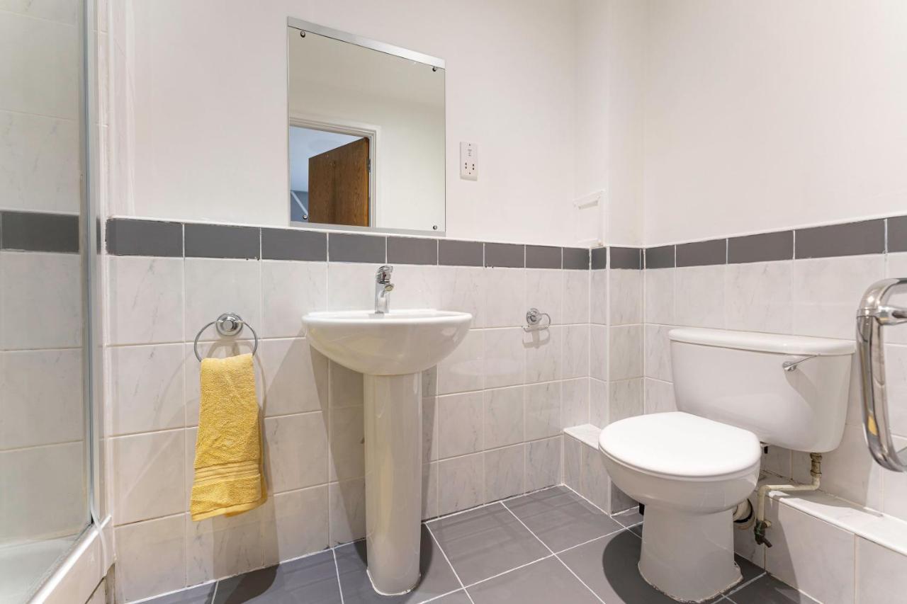 Riley House Spacious City Apartment Coventry Ngoại thất bức ảnh