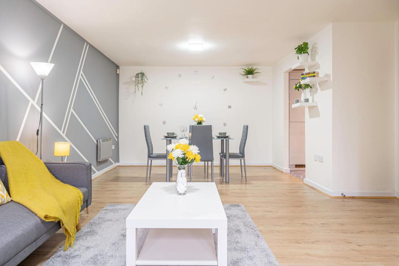 Riley House Spacious City Apartment Coventry Ngoại thất bức ảnh