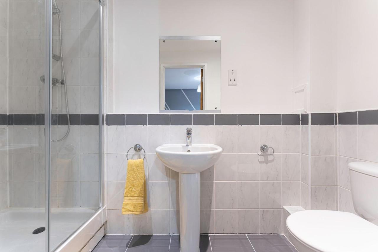 Riley House Spacious City Apartment Coventry Ngoại thất bức ảnh