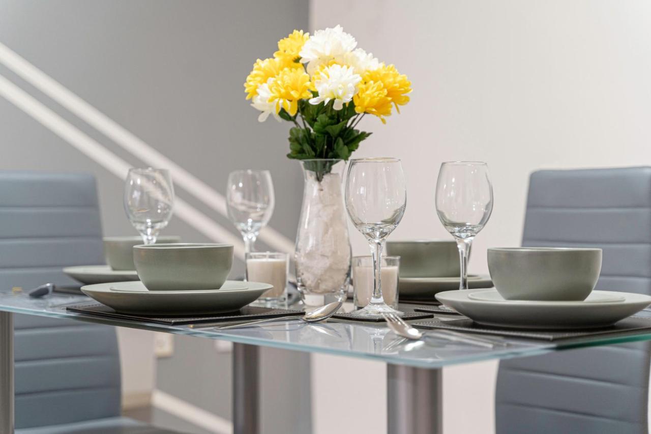 Riley House Spacious City Apartment Coventry Ngoại thất bức ảnh